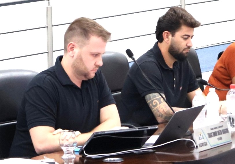 Sandro Modas e Thiago Braggion questionam destinação de imóveis públicos em Capivari