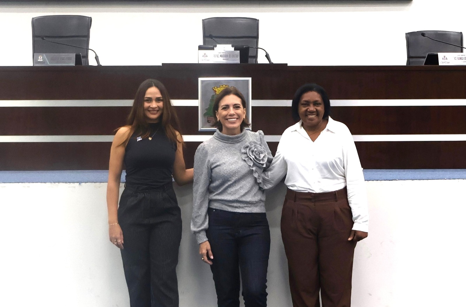 Rosana Valle visita Capivari e se reúne com as vereadoras Inês e Franciele