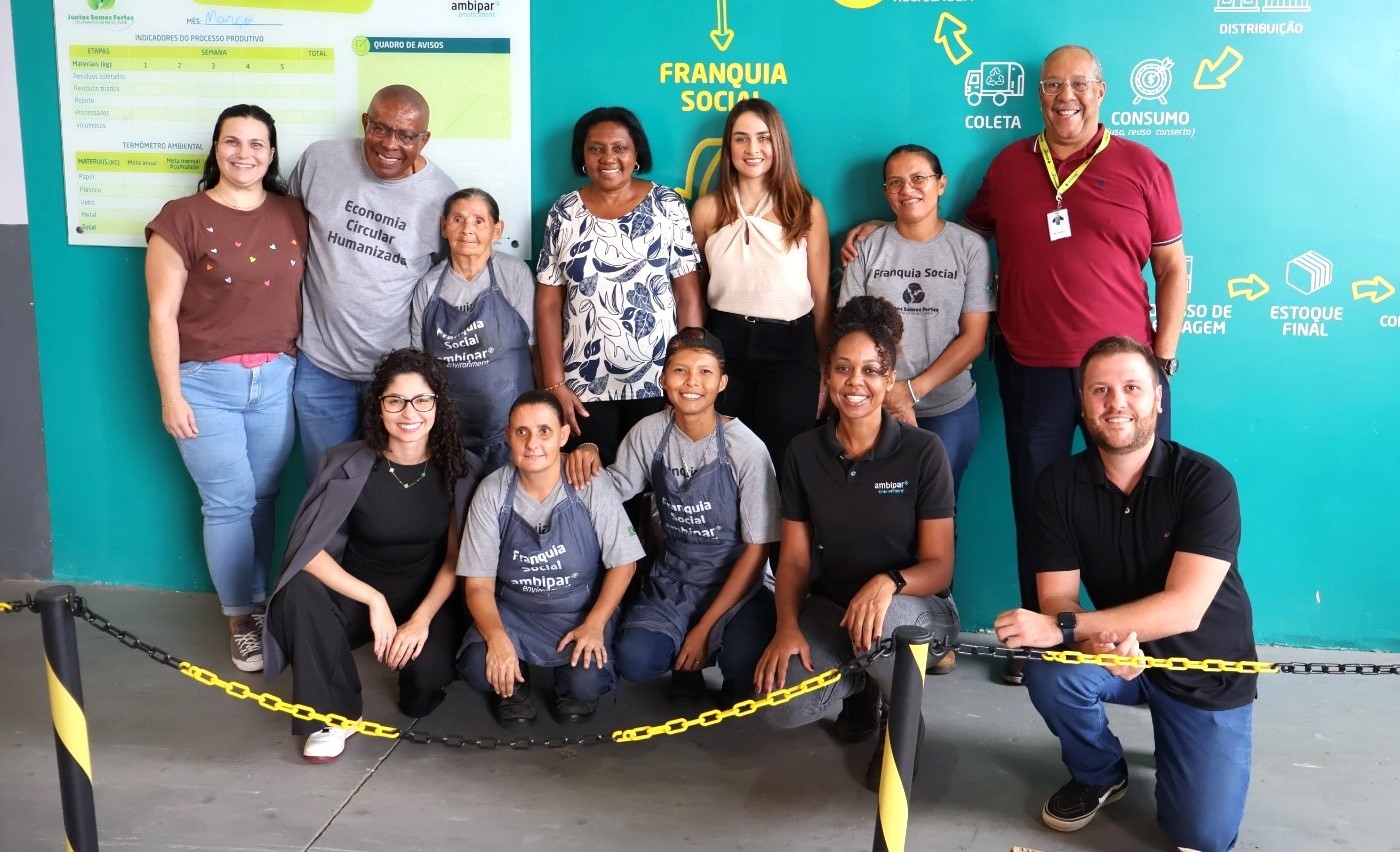 Vereadores de Capivari visitam cooperativa para conhecer projeto de economia circular