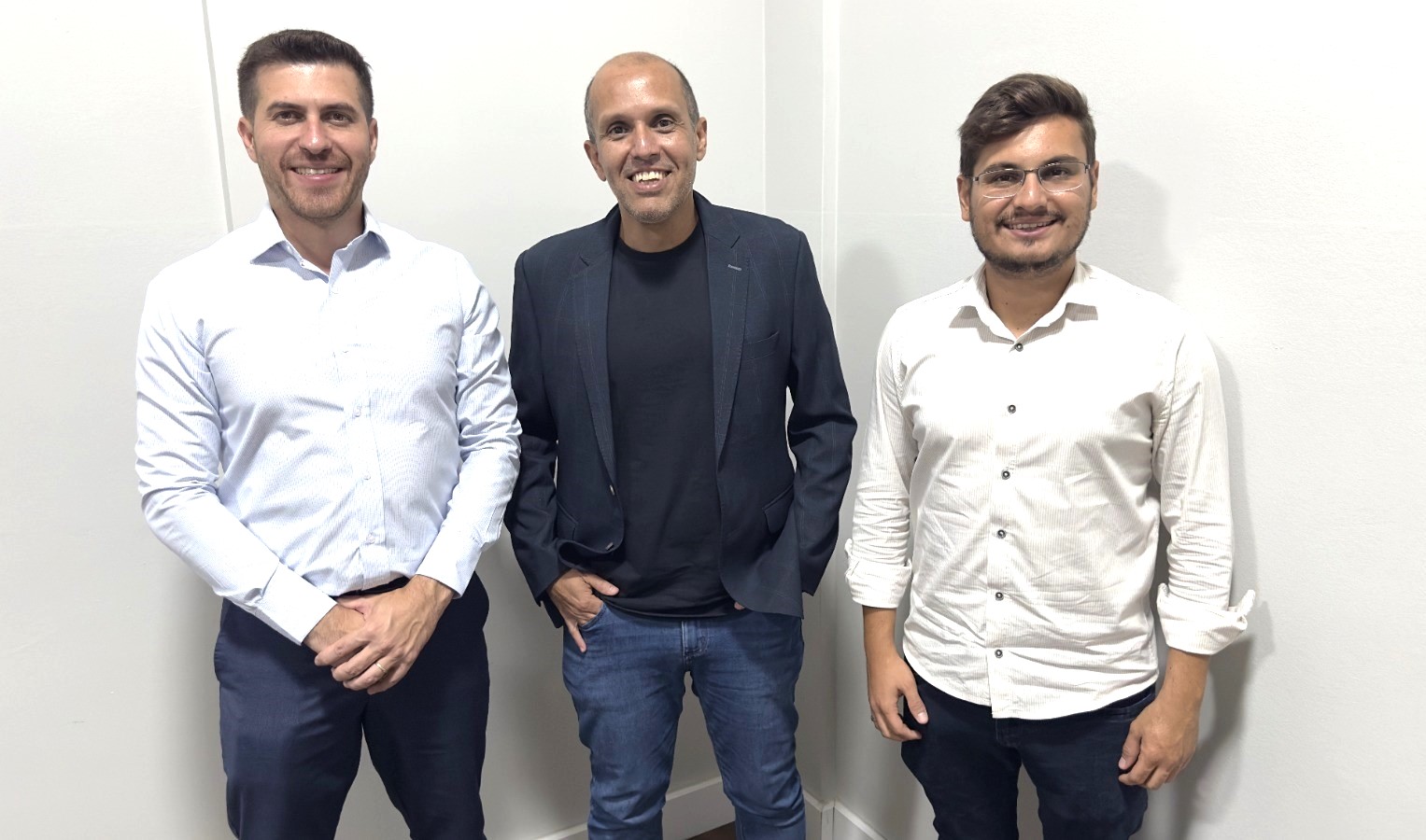 Vereadores Rafael Massouh e Vinícius Scarso discutem retomada de melhorias viárias em reunião na Artesp