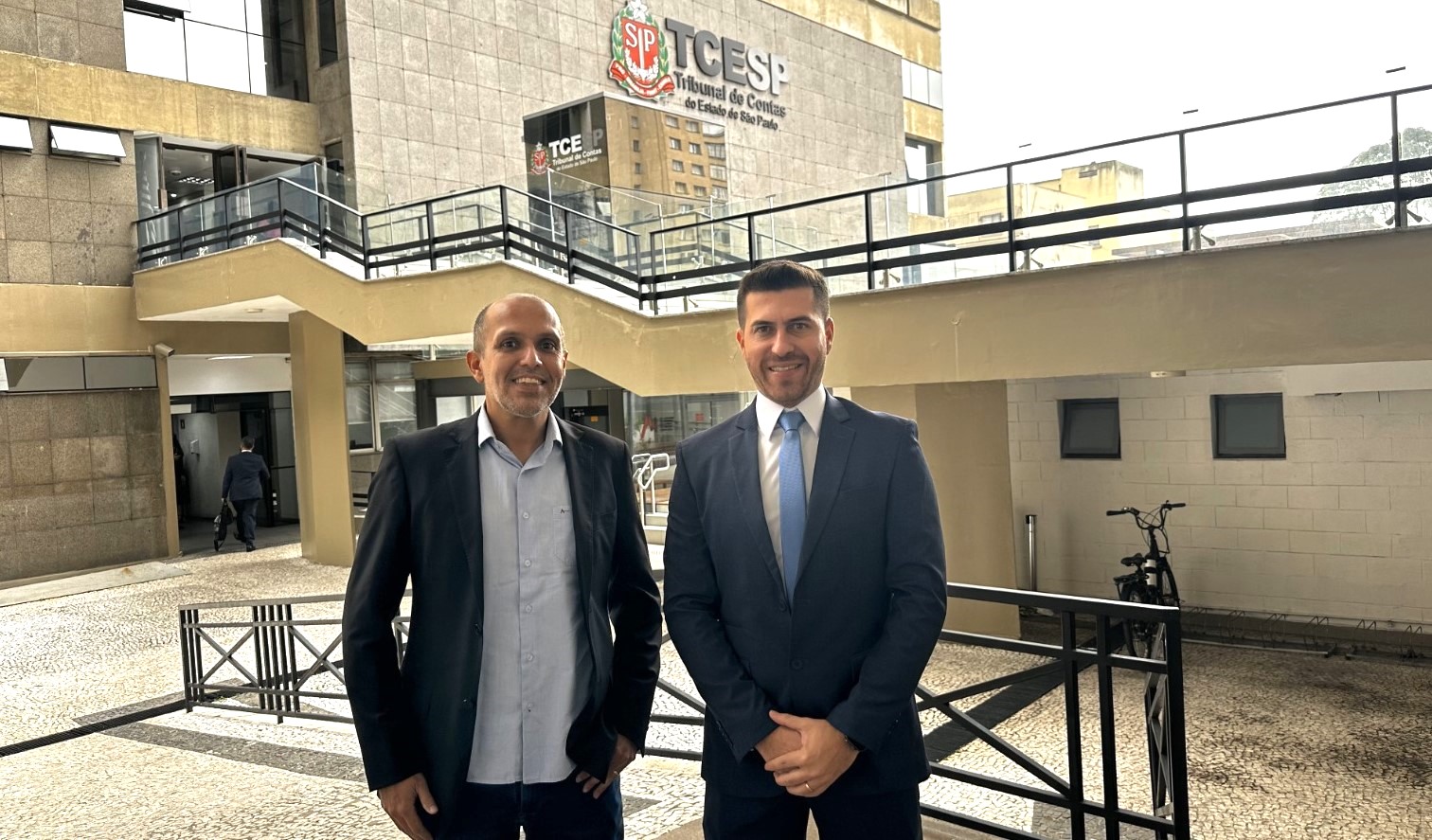 Presidente da Câmara Rafael Massouh participa de posse de Conselheiro do TCE