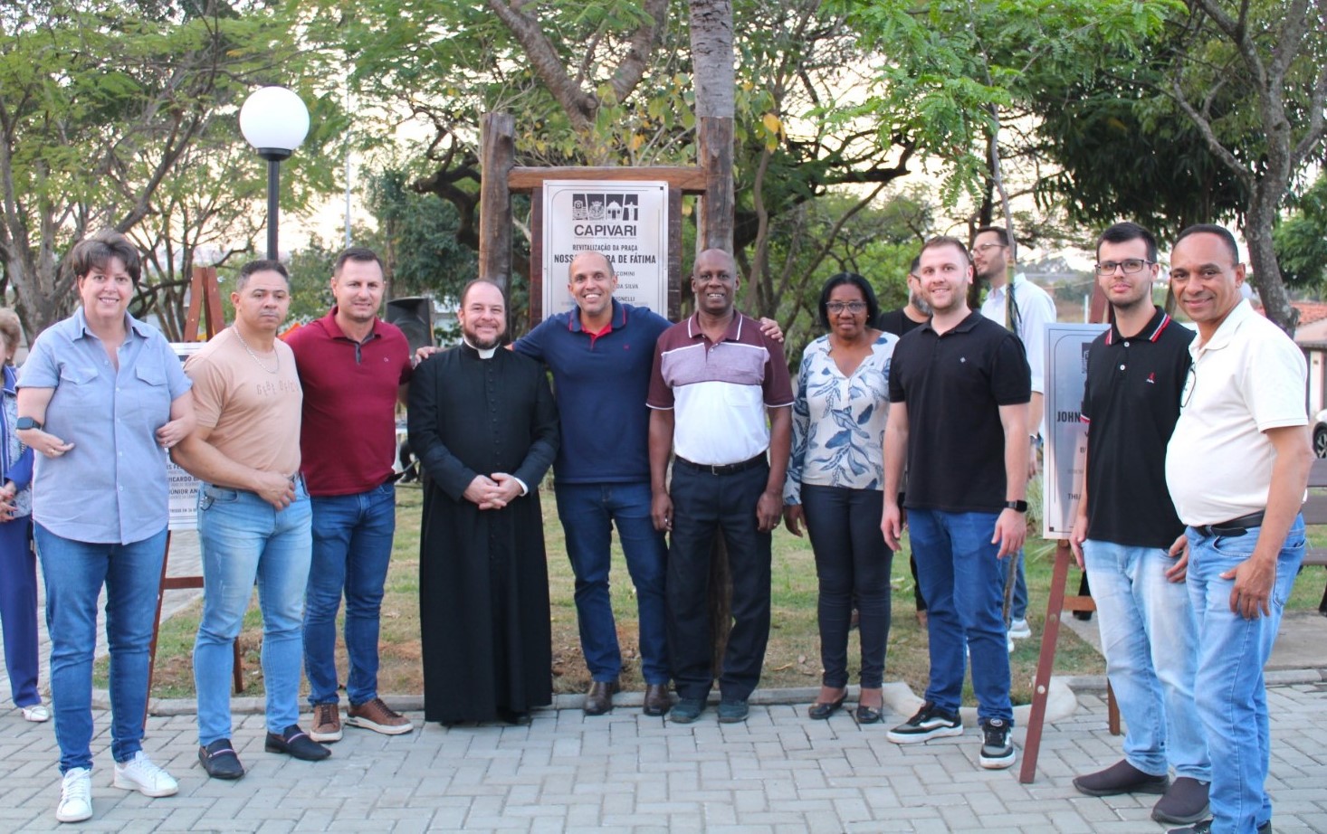Vereadores participam da inauguração de três praças de Capivari