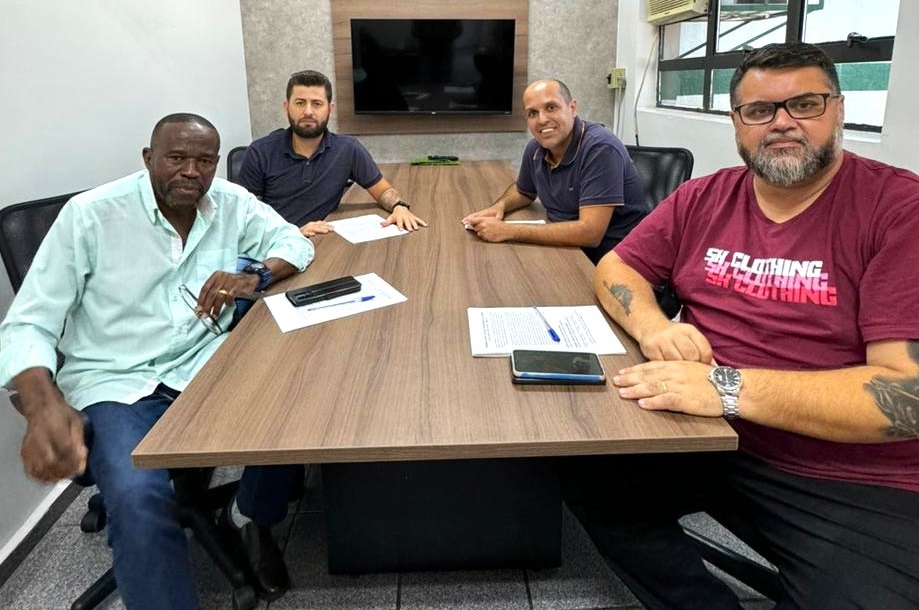 Reunião estratégica aborda melhorias no Jardim Santa Rita do Trevo 