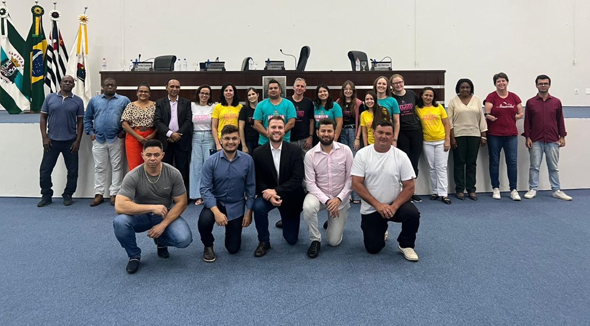 Vereador Nelson Soares parabeniza o projeto Teto &amp; Afeto com entrega de Moção de Aplausos