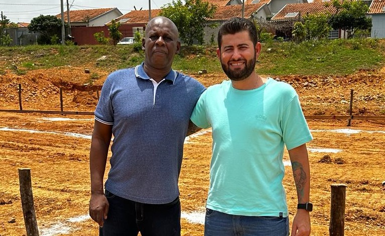 Vereadores Sandro Modas e Odésio Ferraz celebram conquista da construção da nova UBS em Capivari