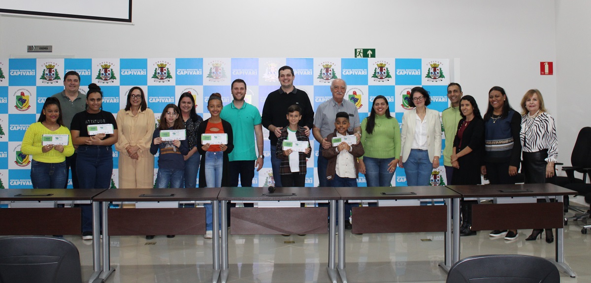 Semana do Meio Ambiente: alunos vencedores do Concurso de Redação são premiados na Câmara Municipal de Capivari