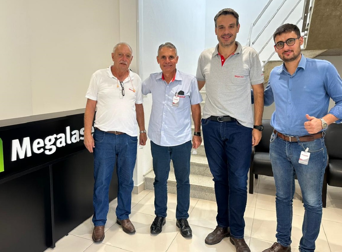 Vereador José Eduardo Pacheco visita empresa Megalaser