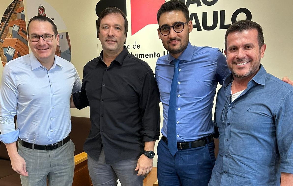 Vereador José Eduardo Pacheco faz pedidos ao secretário estadual de Habitação