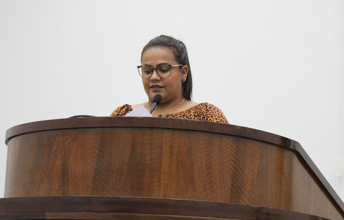 <strong>Vereadora Paloma diz que fiscalizará aquisições de materiais aos alunos com deficiência e mudanças no Departamento de Frotas</strong>