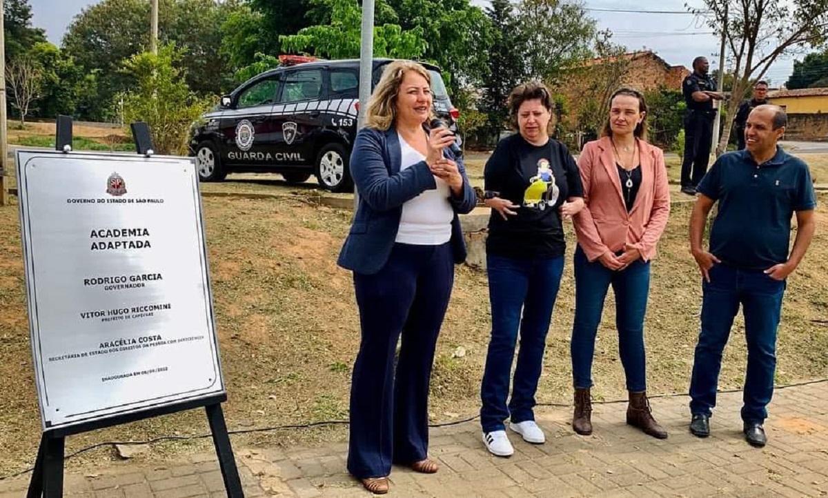 Vereadora Sele Rosada participa de inauguração da academia e playground adaptados na Praça da Bíblia