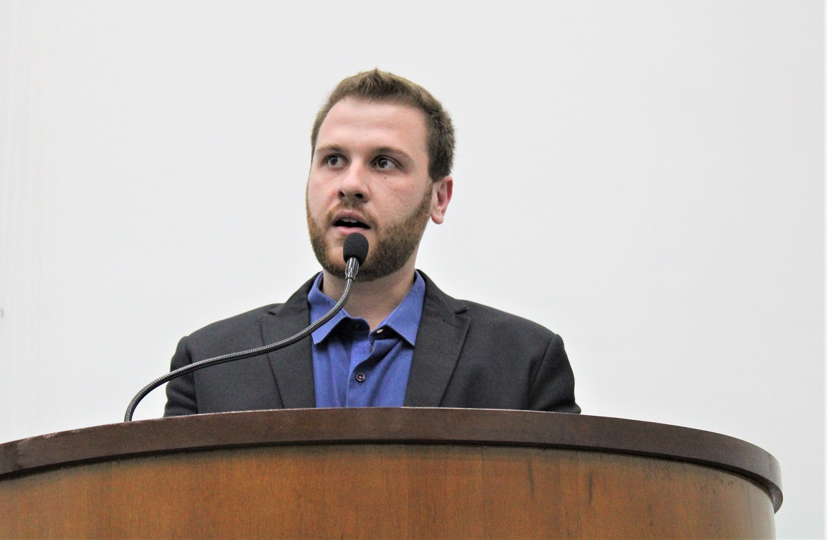 Vereador Thiago Braggion critica falta de vagas em creches municipais