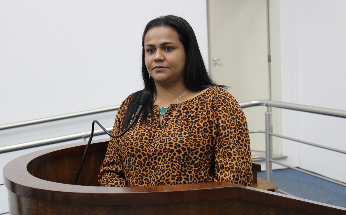 Vereadora Paloma faz pedidos para esporte adaptado, qualificação de professores de PEB II e médico pediatra 24 horas na Santa Casa
