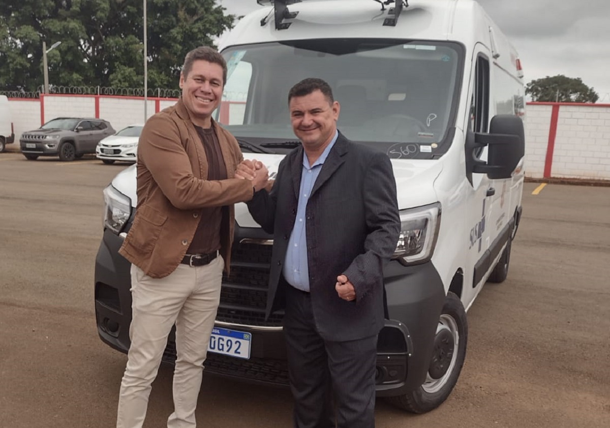 Presidente Du Tambú conquista ambulância para Capivari