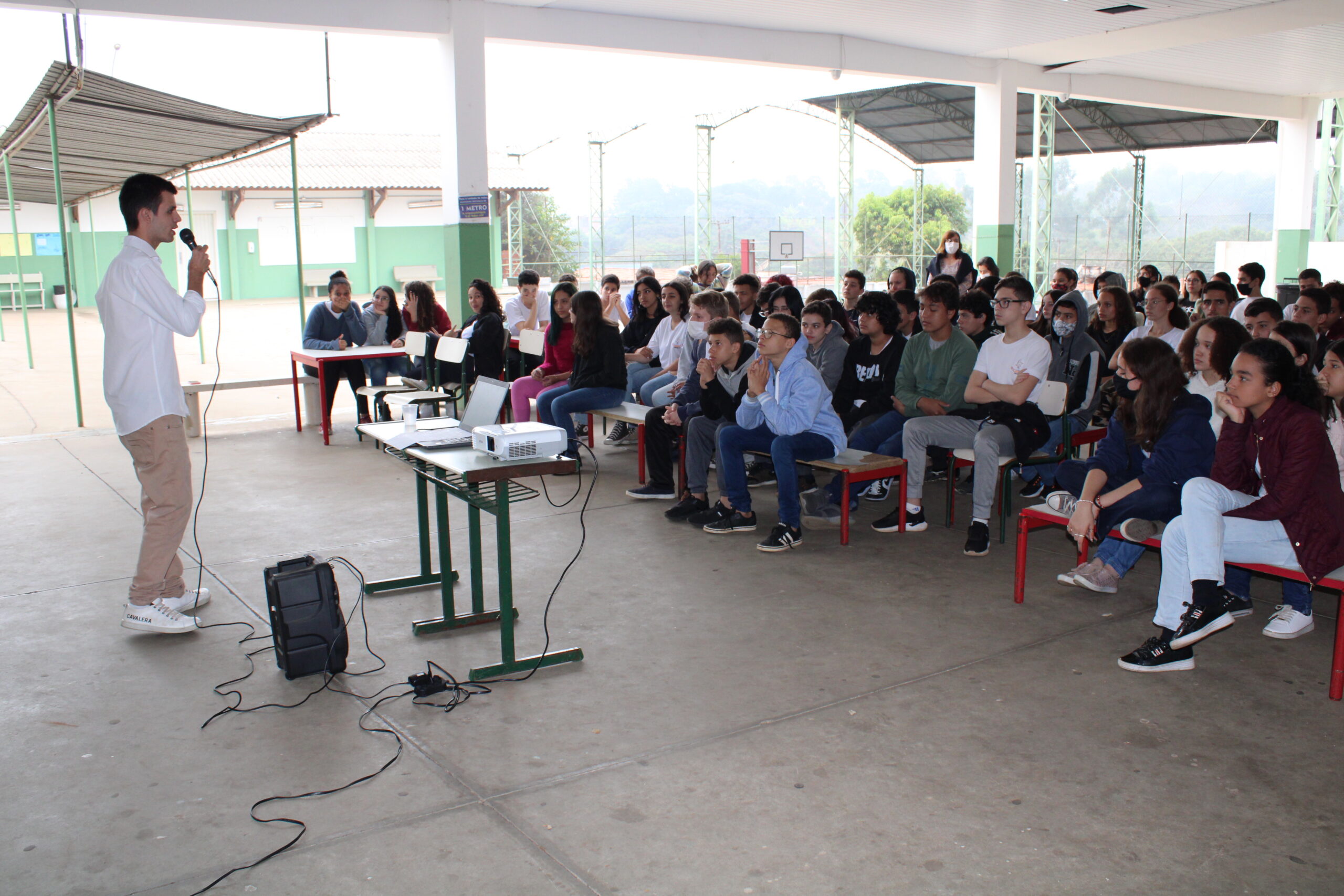 Ruan Henrique inicia projeto de palestras em escolas sobre “O Papel do Vereador”
