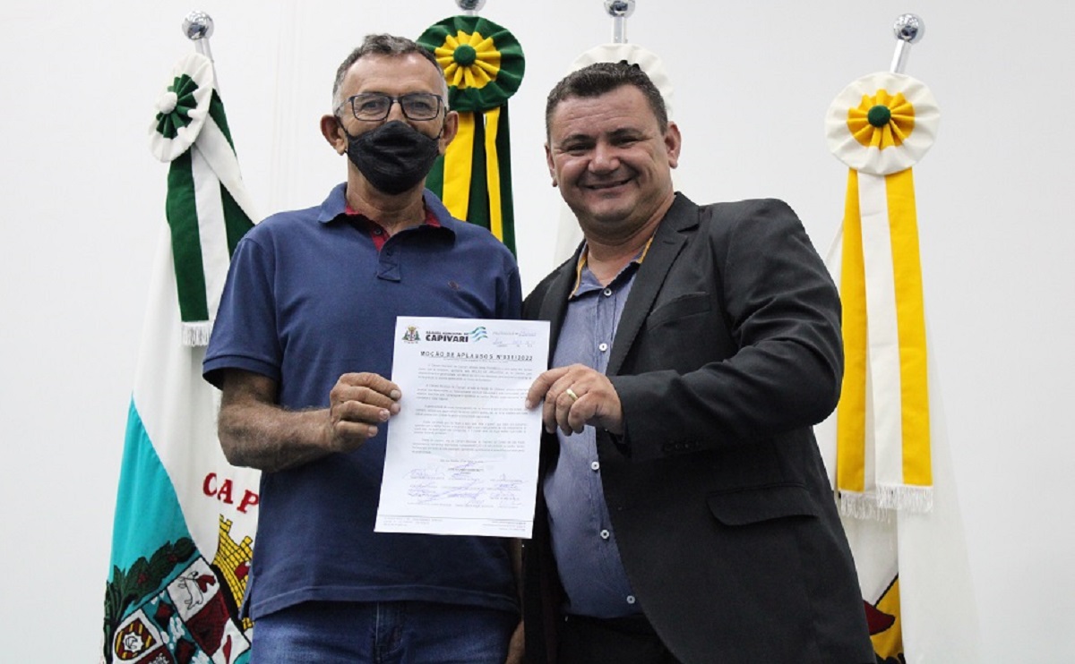 Deirton Ferreira recebe Moção de Aplausos na Câmara Municipal de Capivari