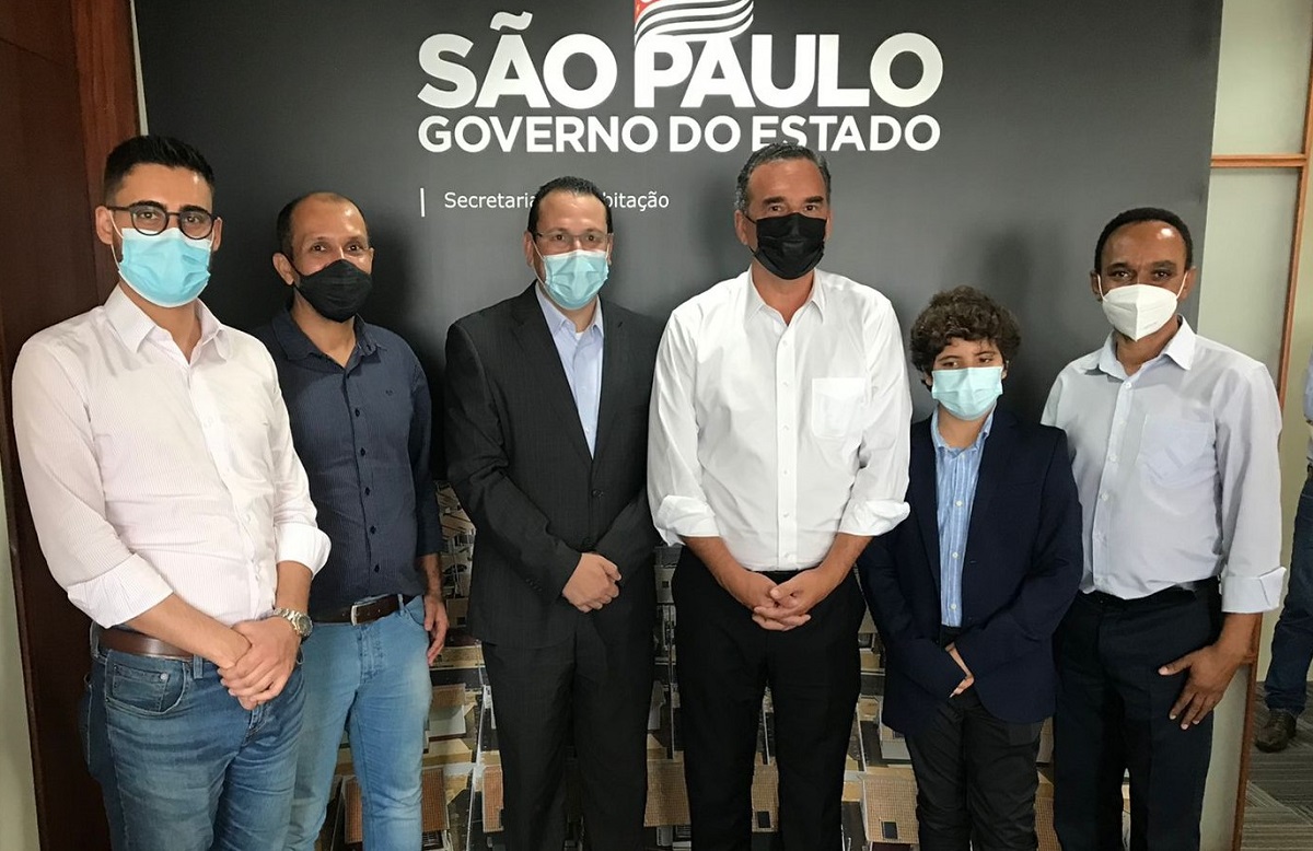Vereadores José Eduardo Pacheco e Nelson Soares participam de reunião com prefeito Vitor e secretário de Habitação do Estado de São Paulo