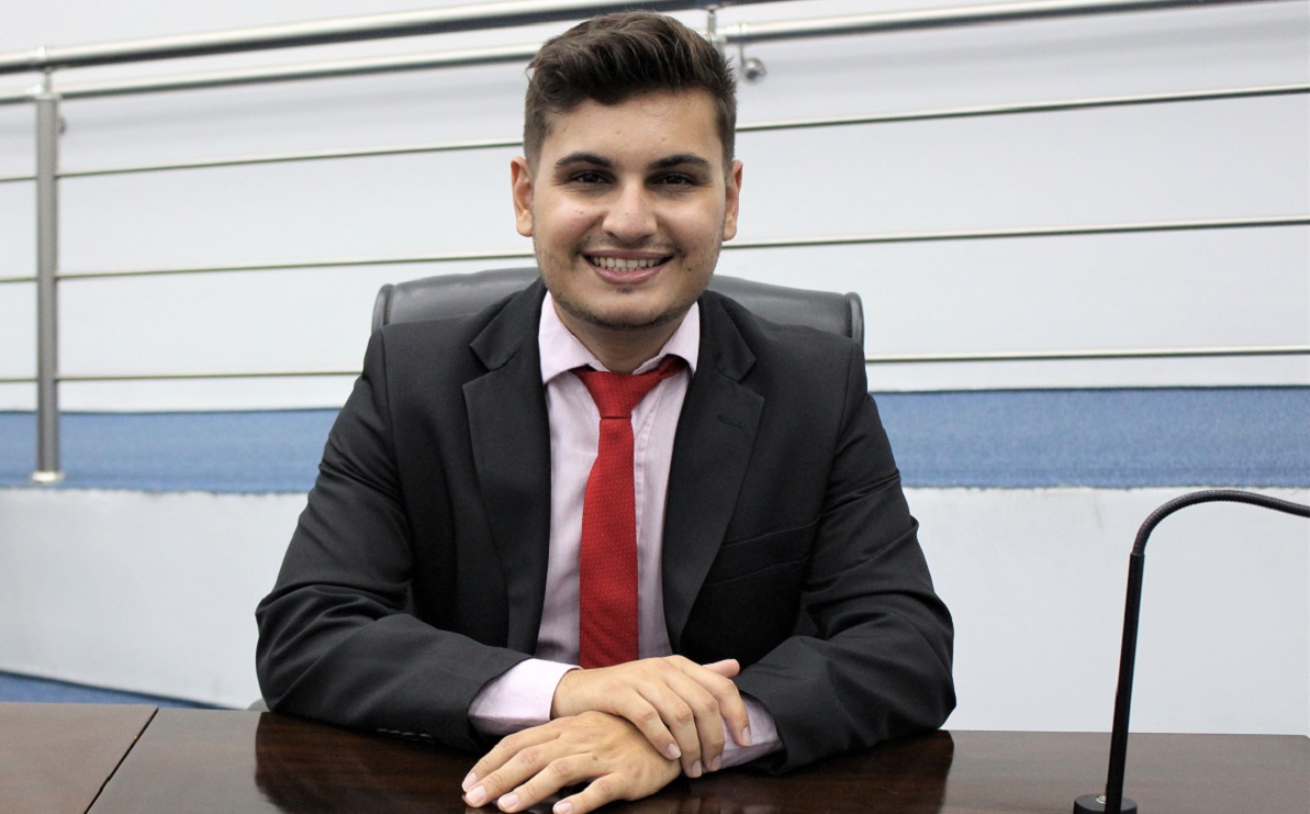 Vereador Vinícius Scarso pede informações sobre empréstimo de R$ 5 milhões e cobra melhorias no bairro Paineirinhas