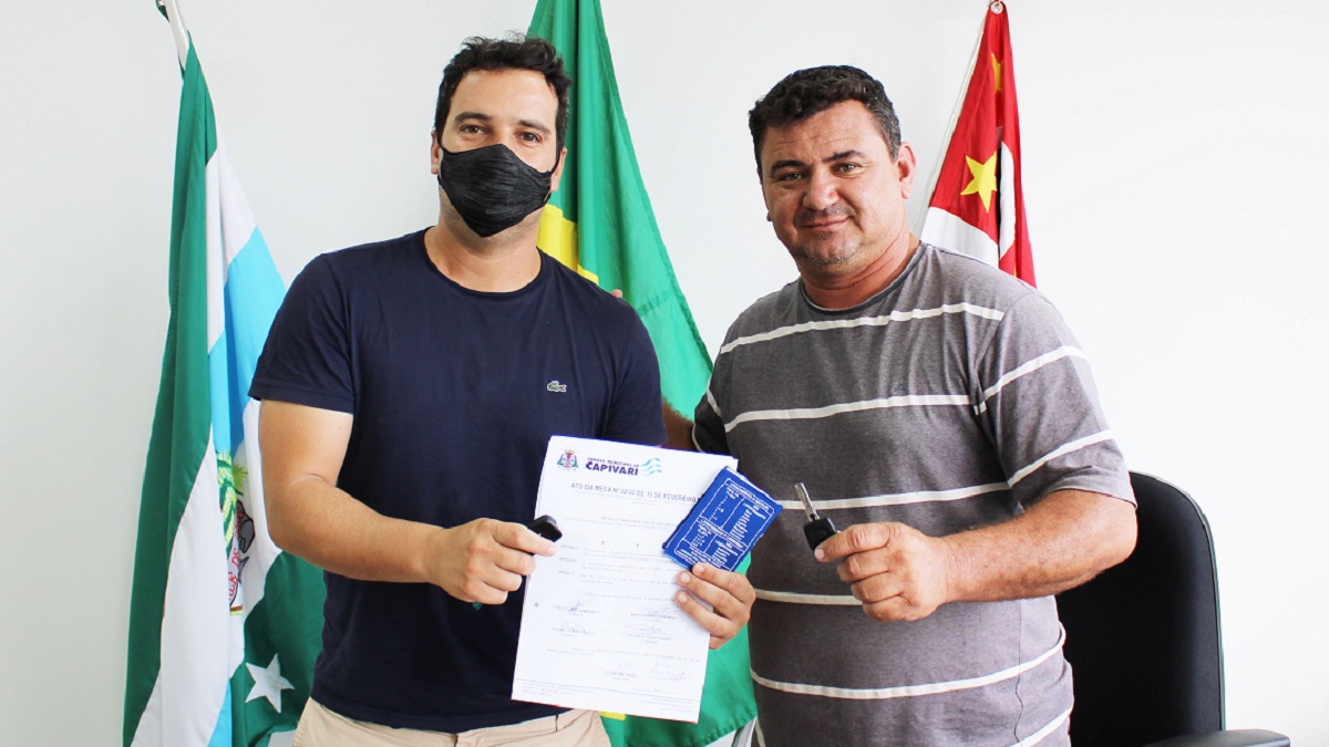 Presidente Dú Tambú devolve veículo ao patrimônio da Prefeitura de Capivari