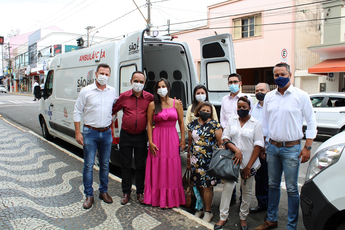 Duas ambulâncias conquistadas por vereadores e membros do PL chegam a Capivari