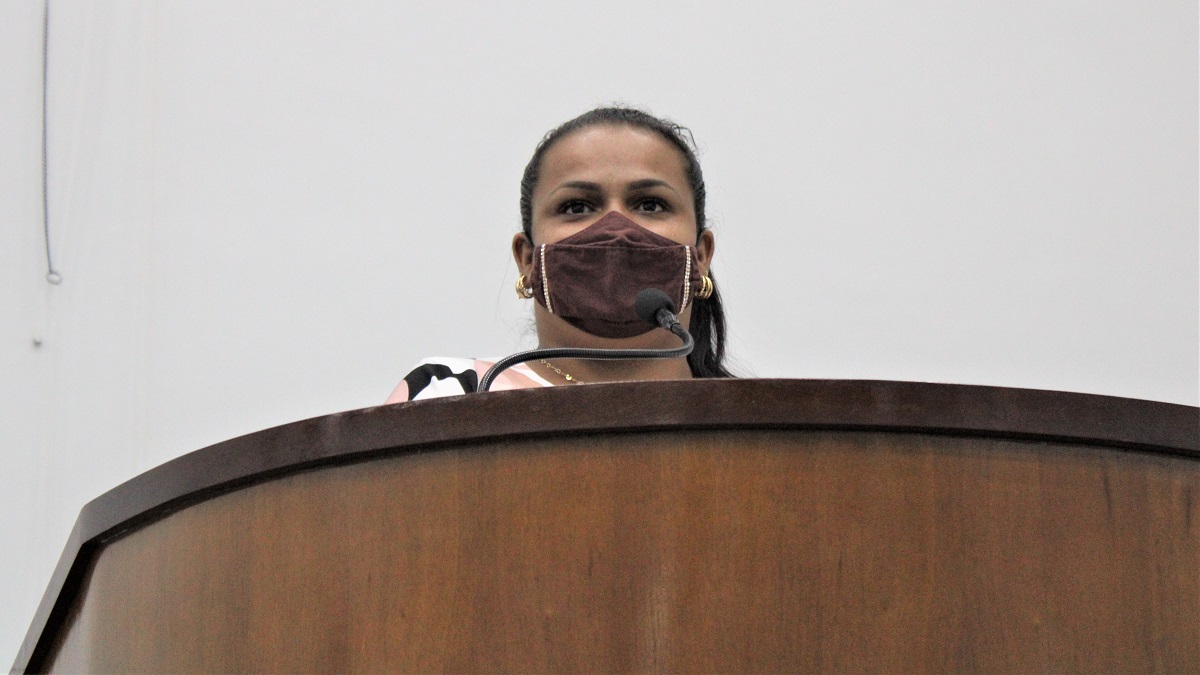 Vereadora Paloma Tatiane diz ter ficado surpresa e indignada com veto da Prefeitura ao PL do programa “Adote uma Escola”