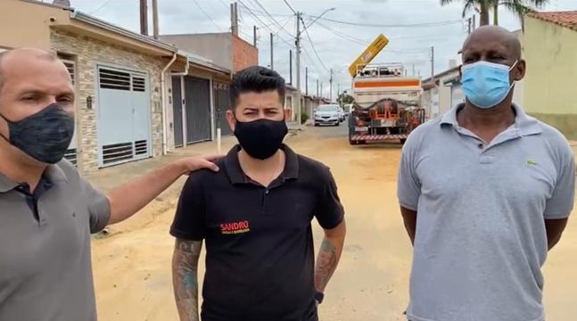 Prefeitura inicia recapeamento das ruas do bairro Jardim do Bosque com recurso conquistado pelos vereadores Sandro Modas e Odésio Ferraz