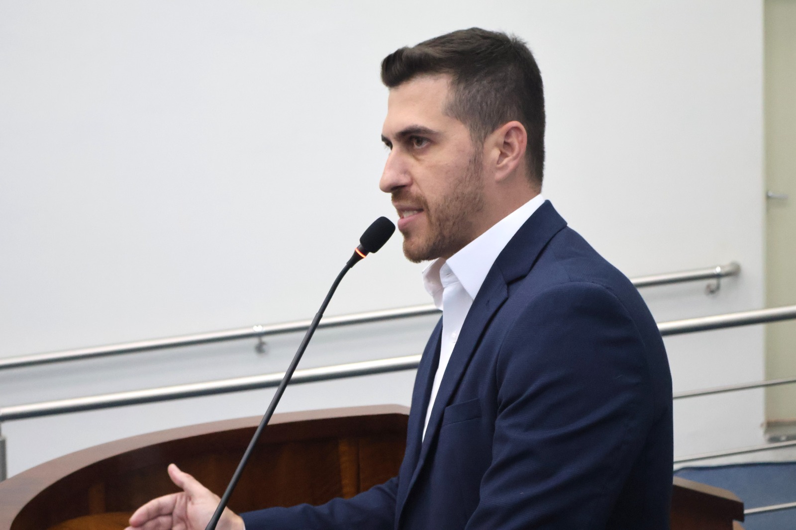 Projeto de Rafael Massouh que autoriza pagamento de verbas retroativas a servidores é aprovado em Capivari
