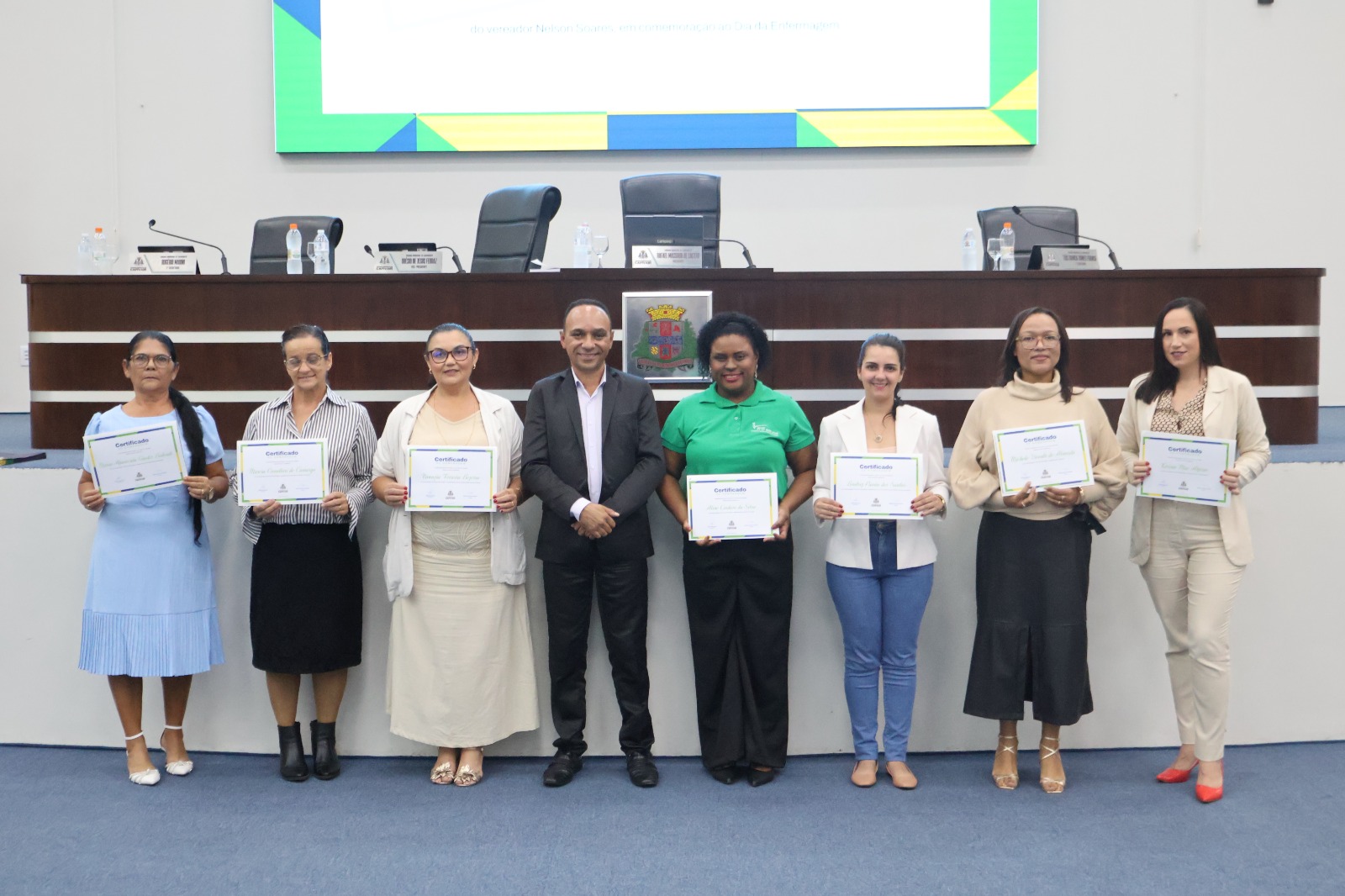 Câmara homenageia profissionais da enfermagem em Capivari