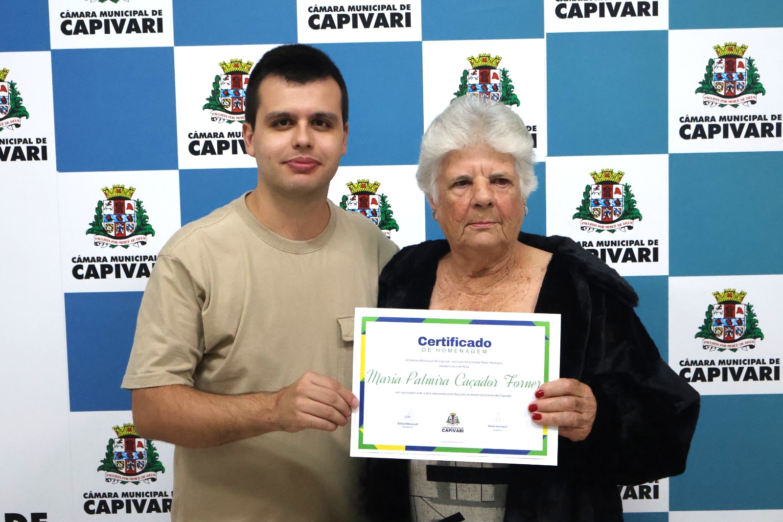 Câmara de Capivari entrega Moção de Aplausos à Maria Palmira Caçador Forner